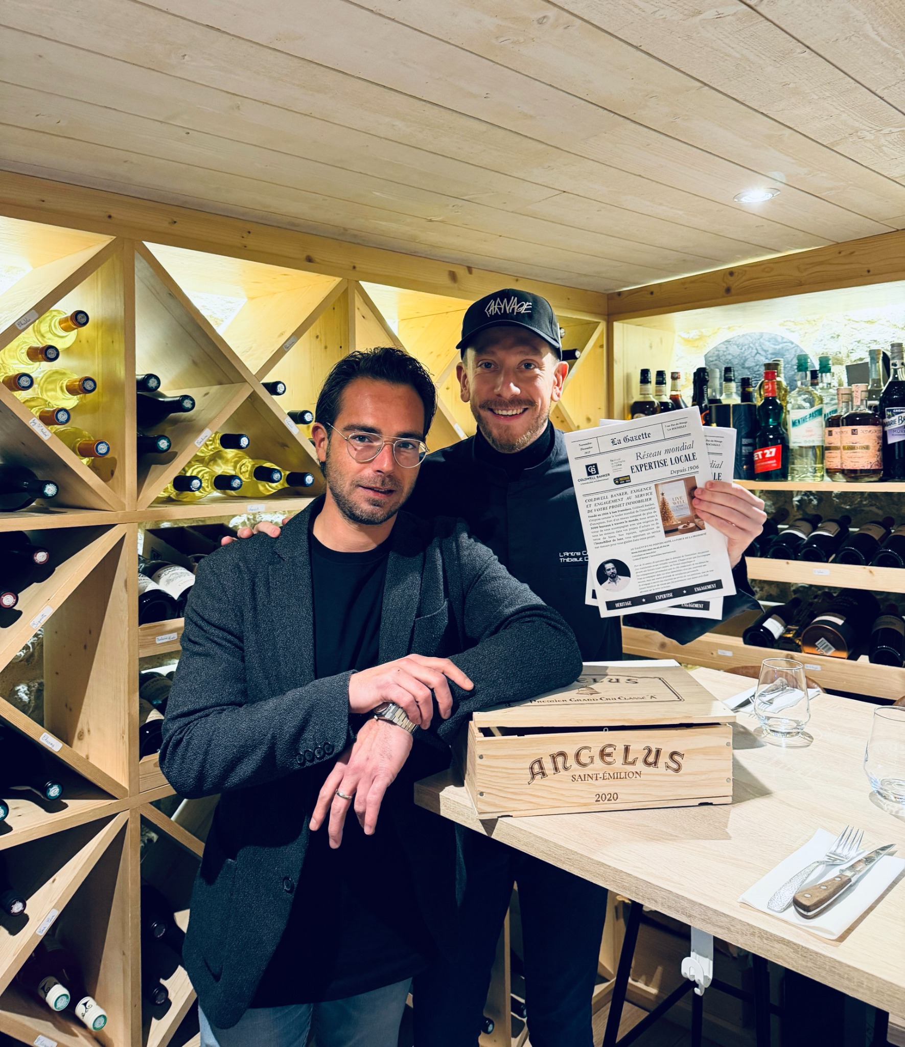 Gazette de Noël dans une cave à vin