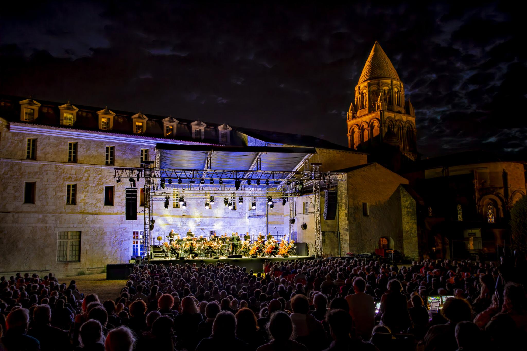 Concert en plein air dans les jardins de l’Abbaye aux Dames, Festival de Saintes